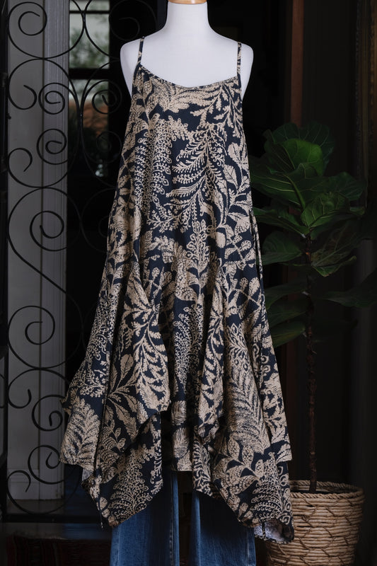 Long Pinwheel Slip in Black Fern