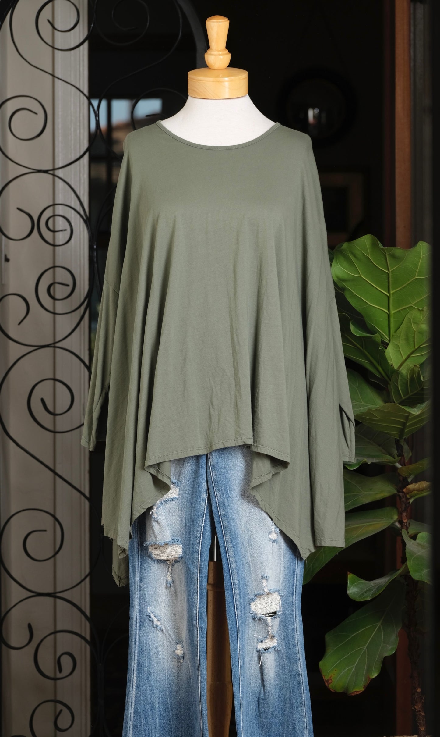 High Low T-shirt in eucalyptus