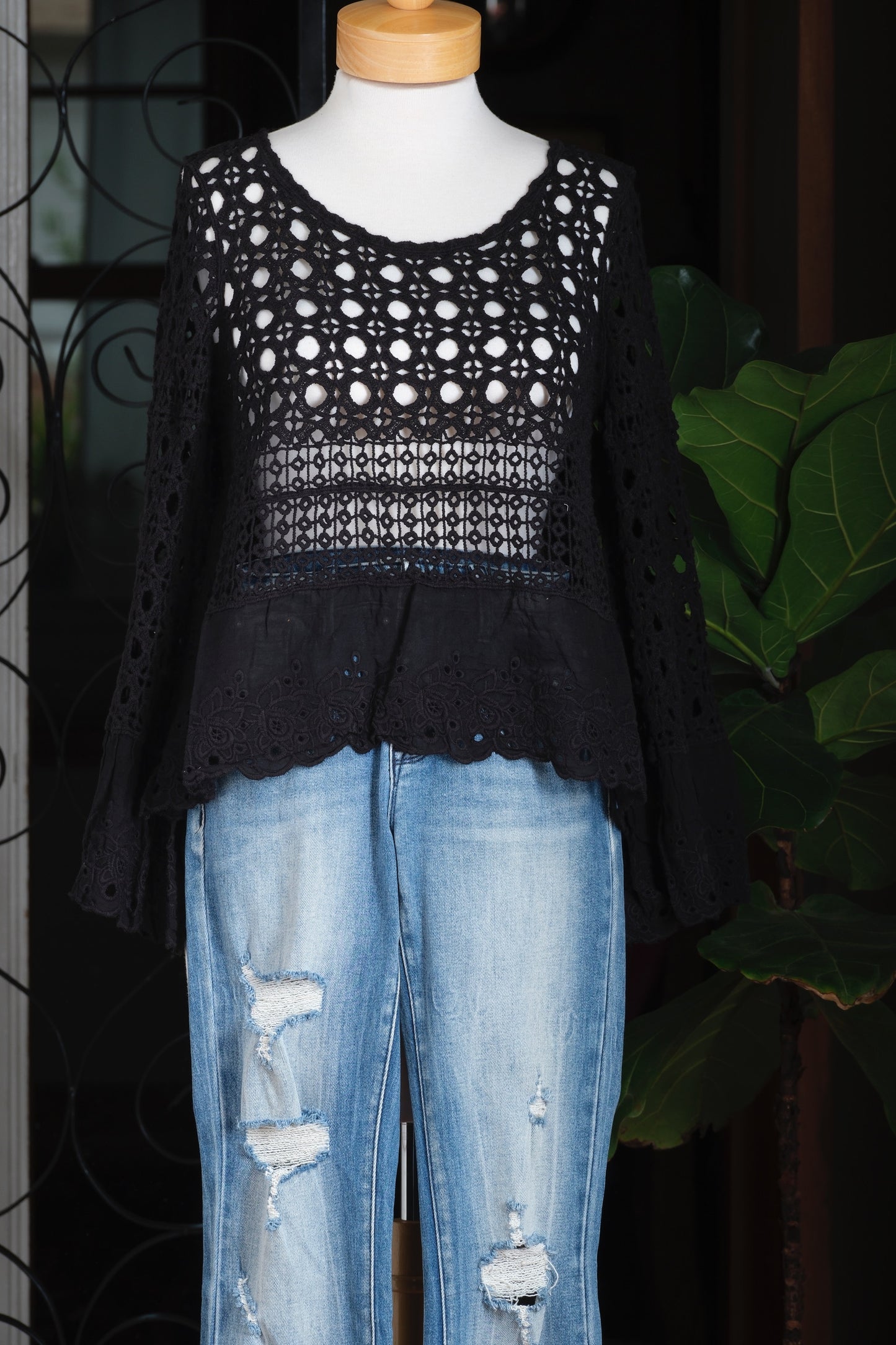 Lavinia Crochet Top in Black – Chateau Bel Age Boutique