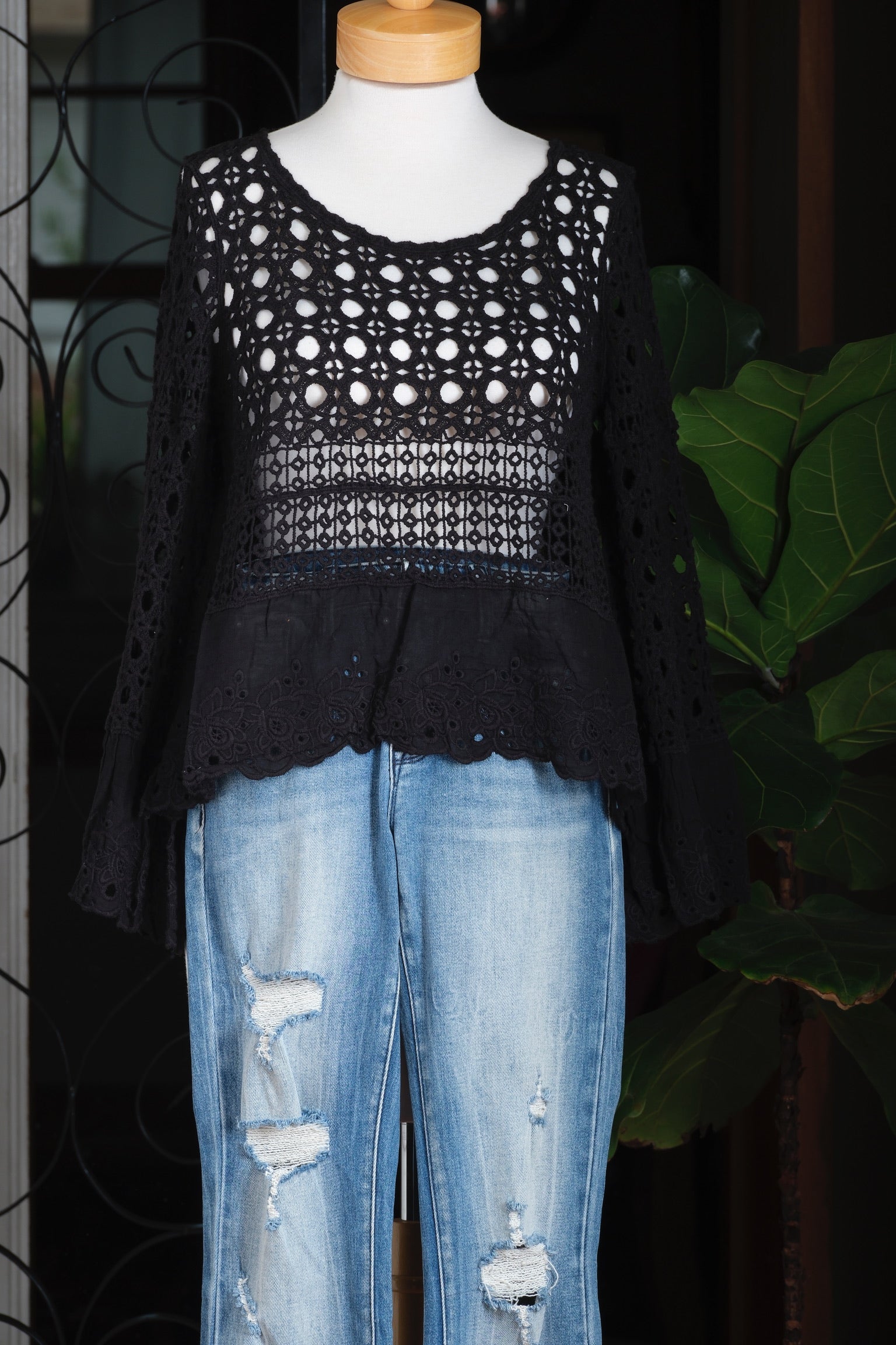 Lavinia Crochet Top in Black – Chateau Bel Age Boutique