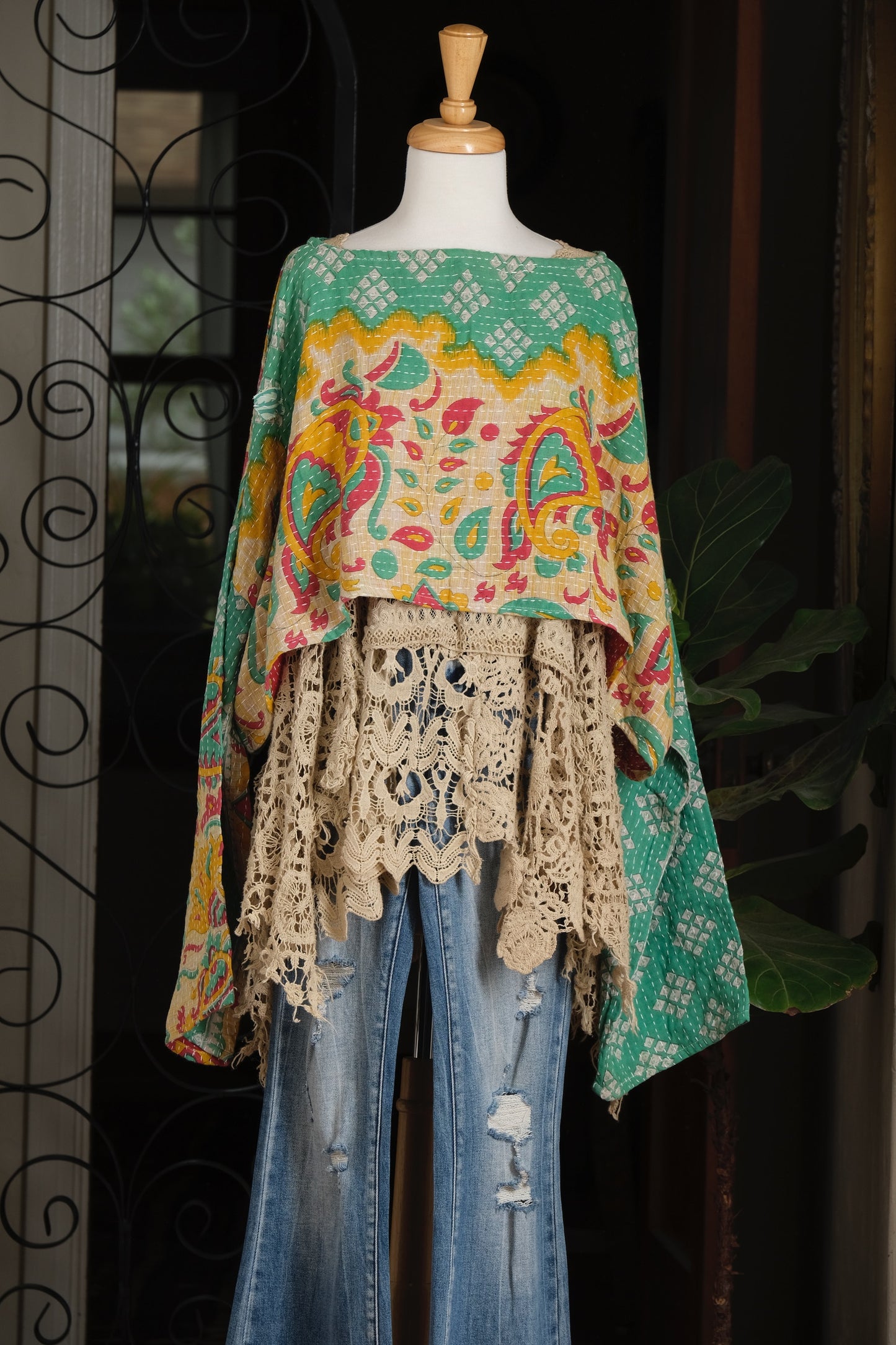 Crop Top in Heart Garden