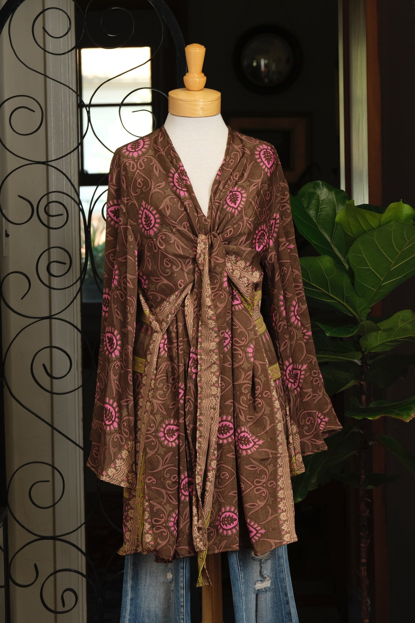 Tie Duster in Pink Paisley