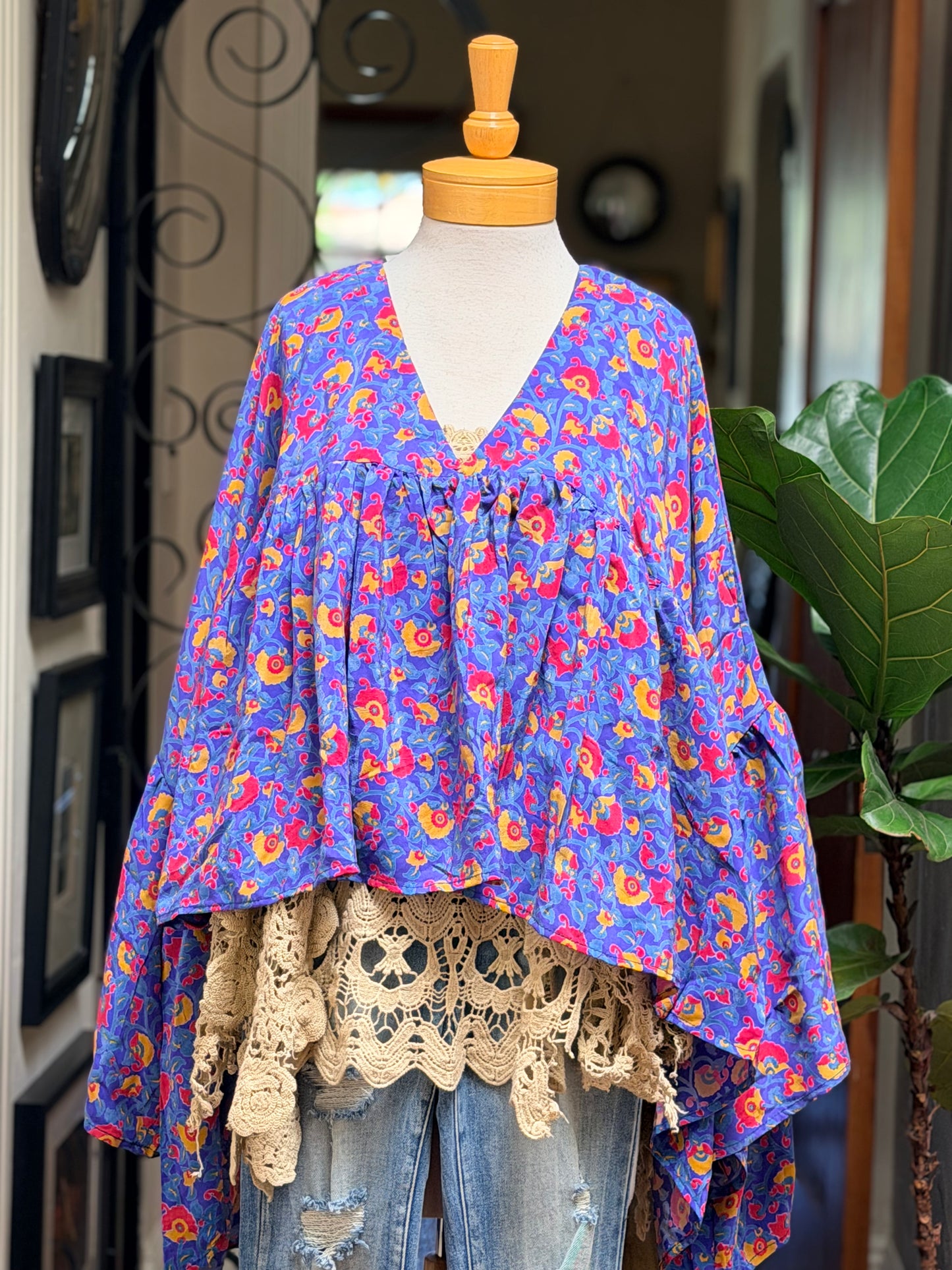 Gold Dust Crop Top in Fridas Garden Long Sleeve