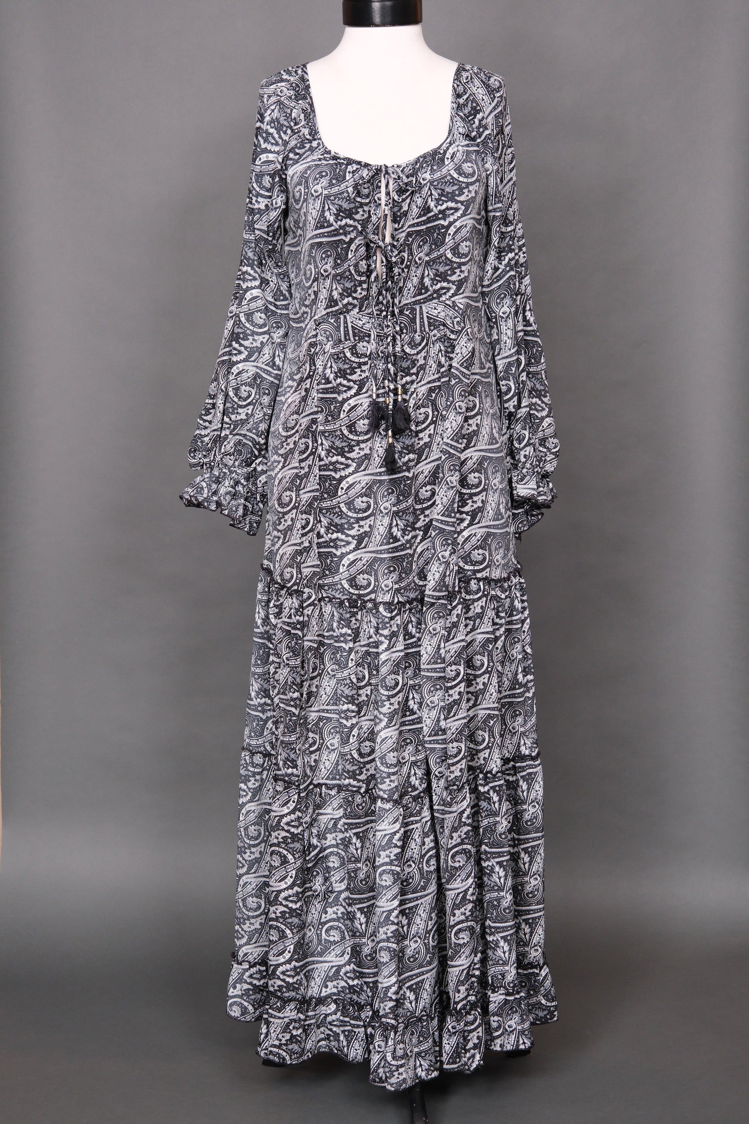Witchy Woman Dress in Gothic Black & White – Chateau Bel Age Boutique