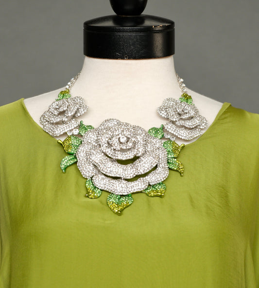 Rewa's Roses in Clear