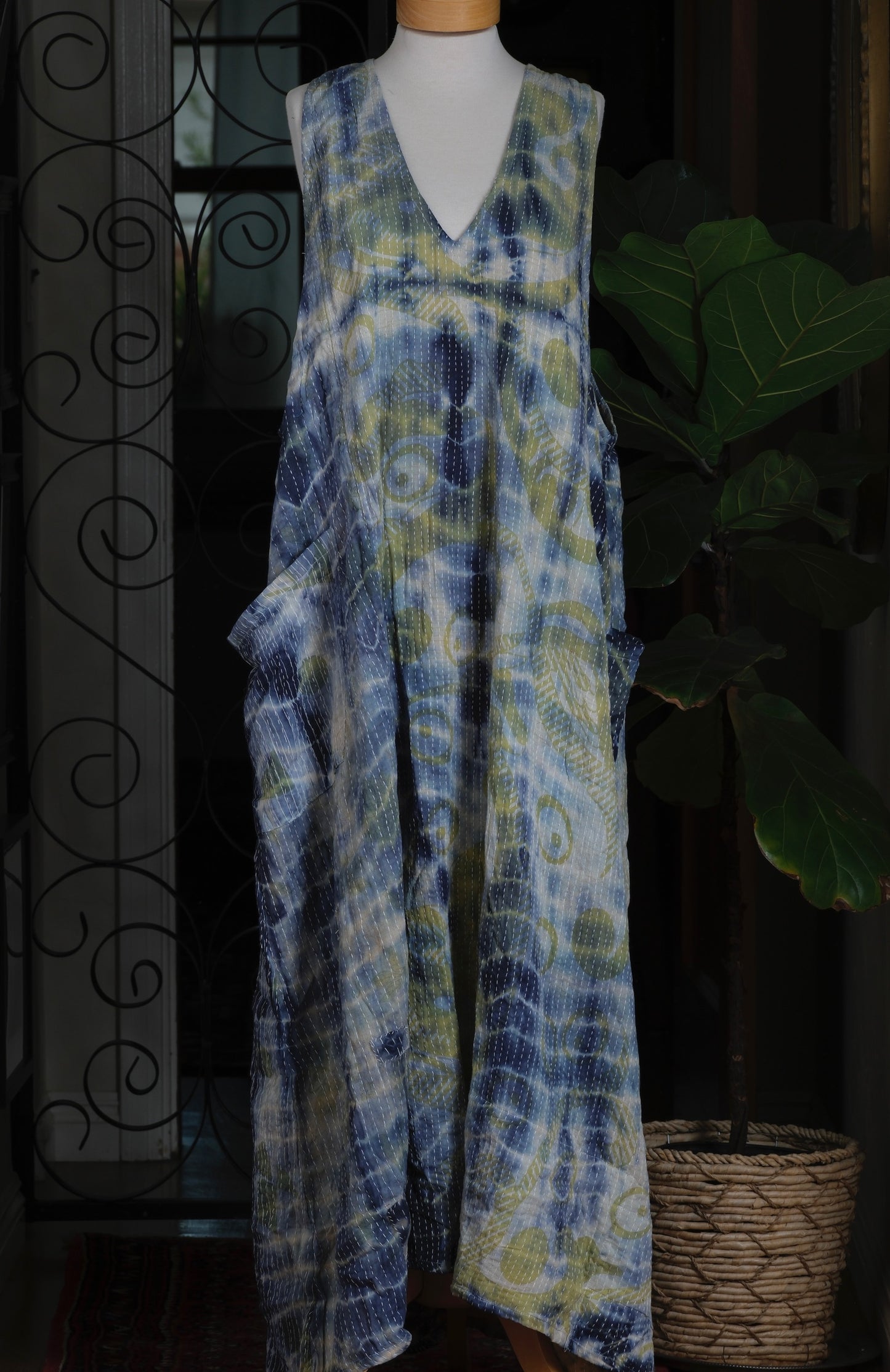 yellow

blue

vneck

tie dye

sleeveless

san diego boutique

long

le bel age boutique

le bel age

kantha bae

Harmony Dress in Blue Jade Tie Dye

Dress

chateau bel age boutique

chateau bel age