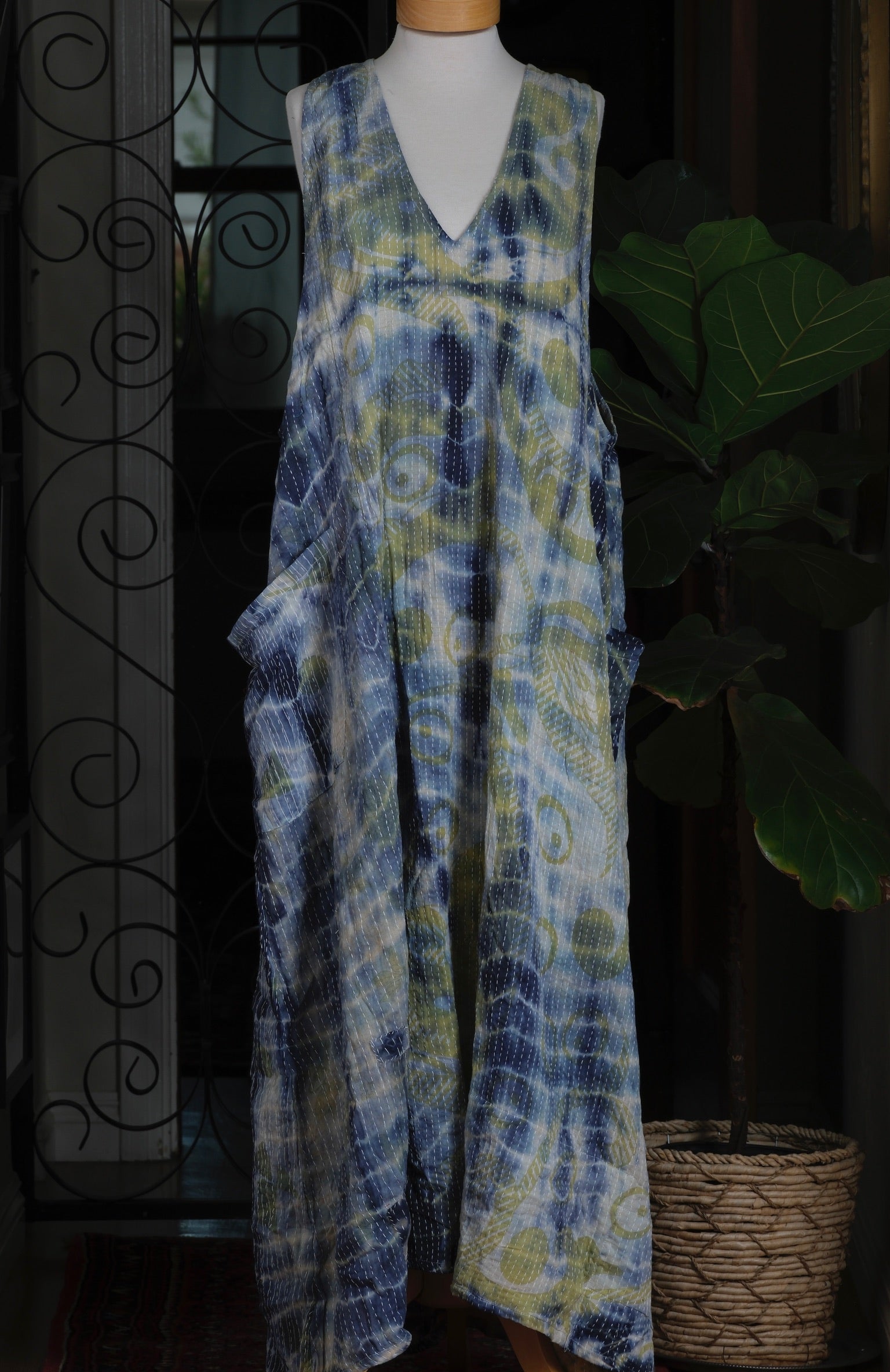 yellow

blue

vneck

tie dye

sleeveless

san diego boutique

long

le bel age boutique

le bel age

kantha bae

Harmony Dress in Blue Jade Tie Dye

Dress

chateau bel age boutique

chateau bel age