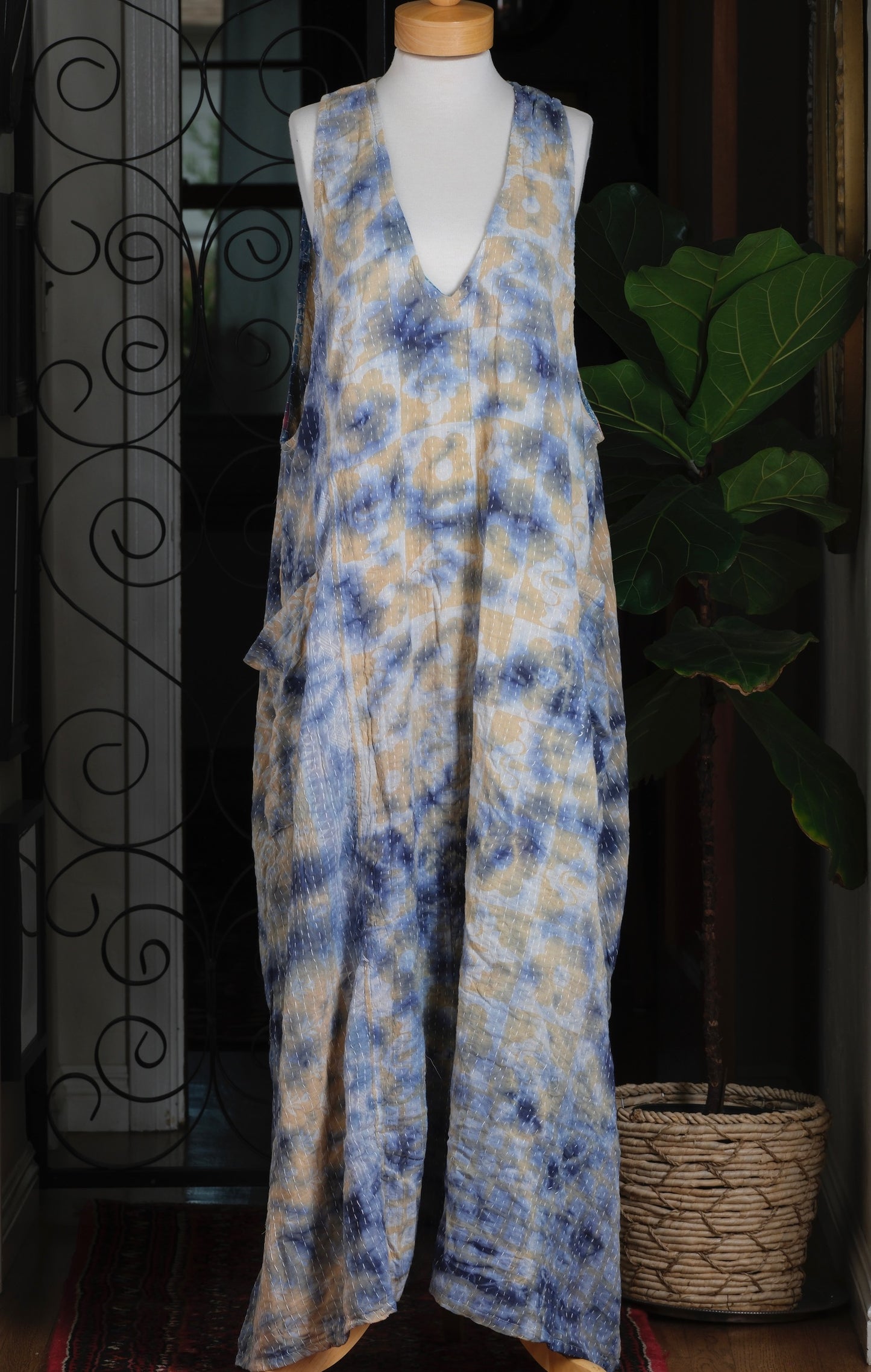 
vneck

tie dye

sleeveless

pockets

long

harmony dress in lake

Dress

Cotton

blue

100% cotton