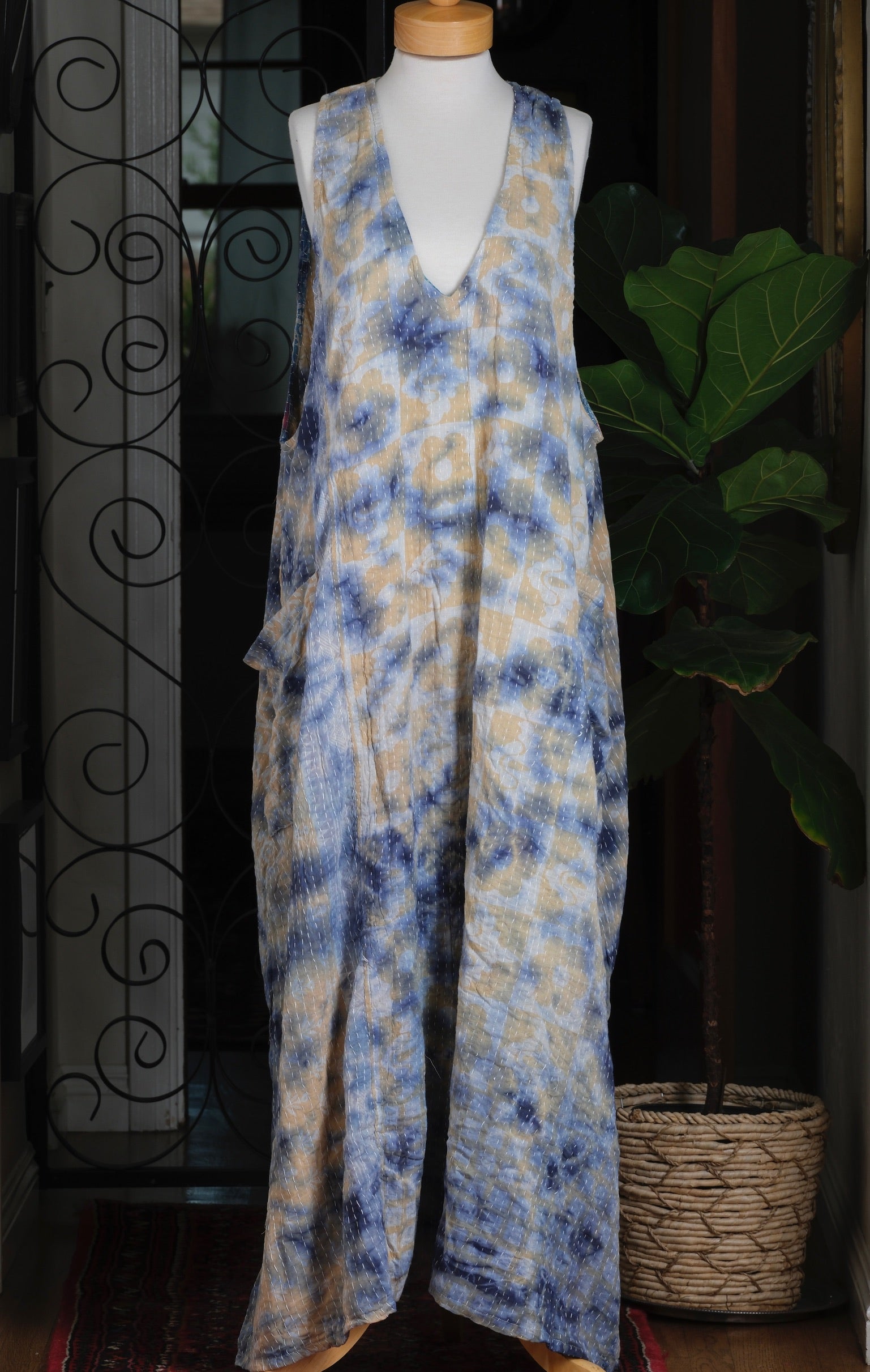 
vneck

tie dye

sleeveless

pockets

long

harmony dress in lake

Dress

Cotton

blue

100% cotton