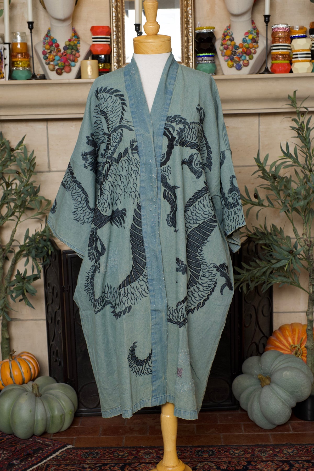 kimonos

kimono in denim dragon

denim