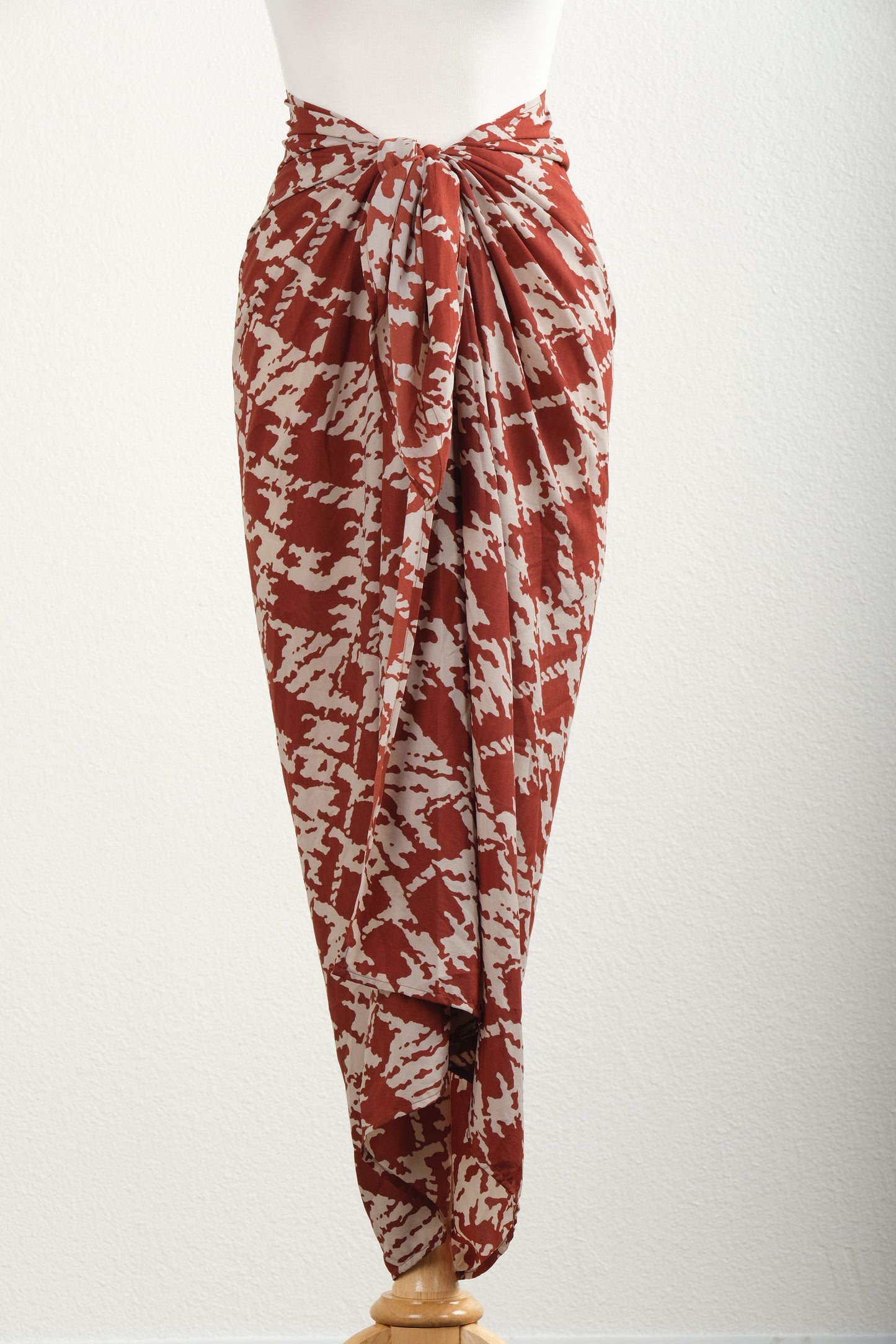 Rust Houndstooth Print Sarong by St Jazmin