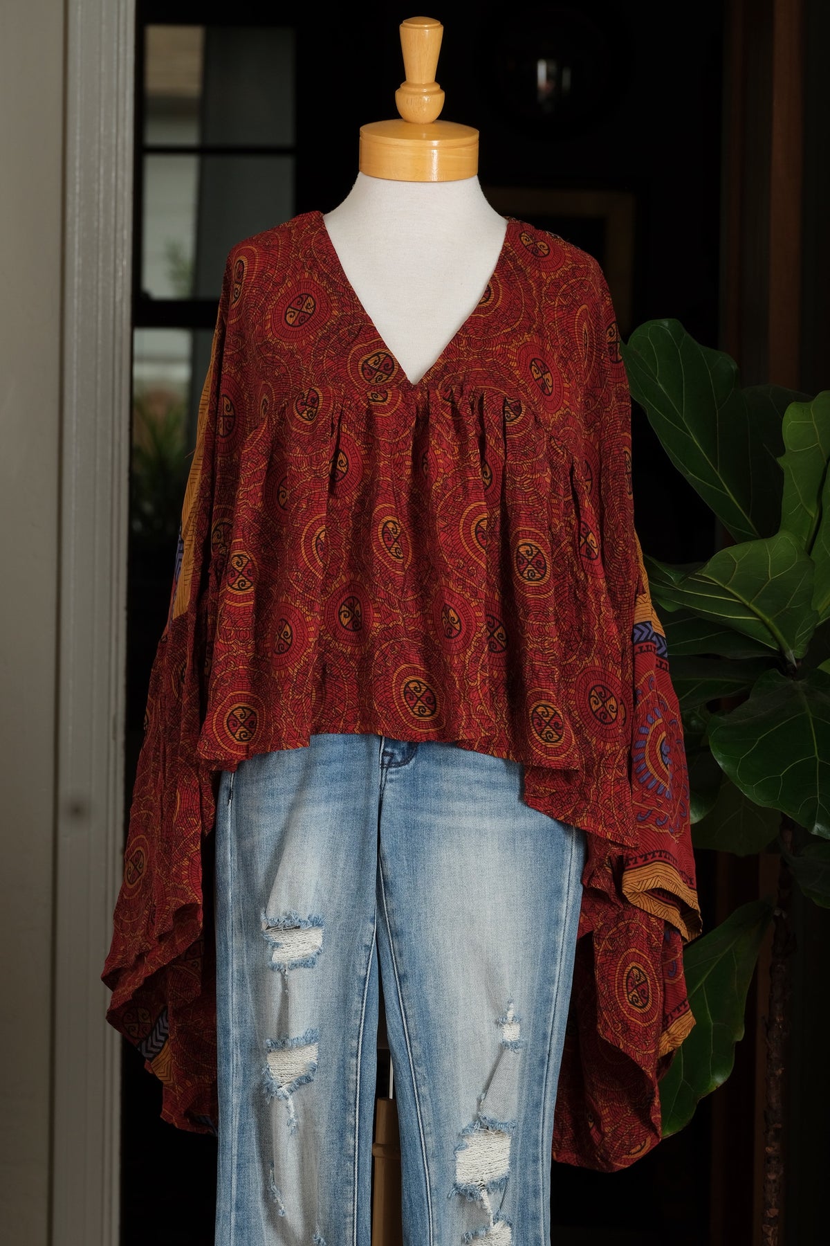 top

silk blouse

silk

red top

gold dust crop top