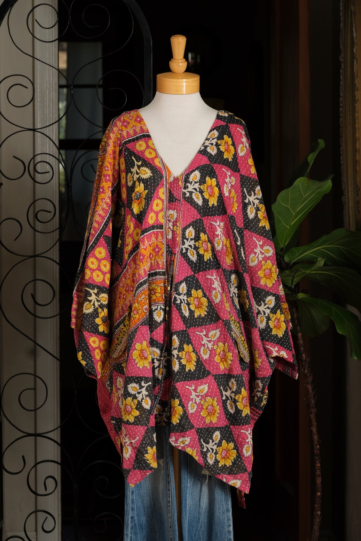 one size fits all

one size 0-22

one size

kantha tunic

kantha cotton

kantha