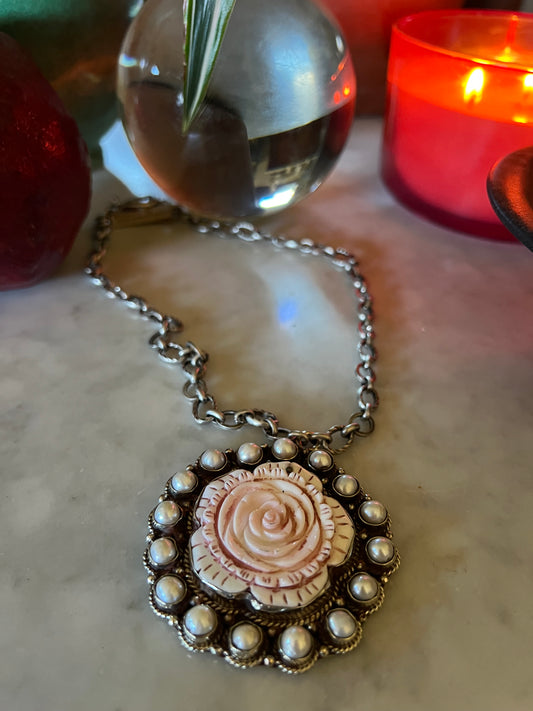 Rose with Pearls 832