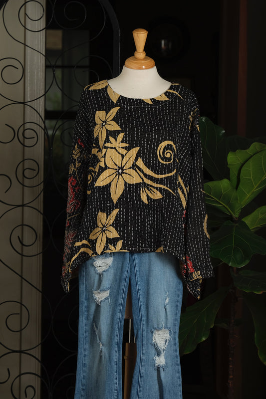 Wander Pocket Top in Pikake Flower