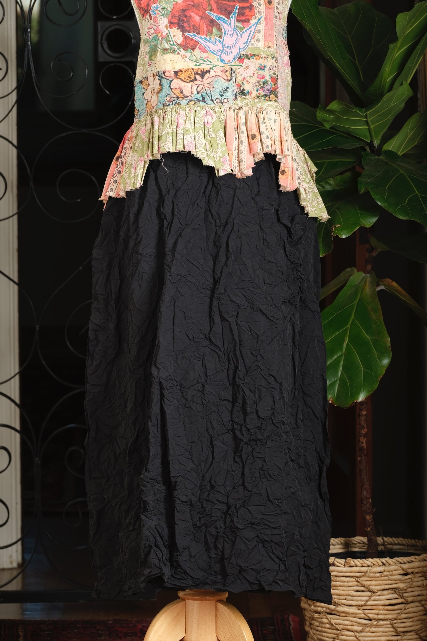 Krinkle Skirt in Black Magic