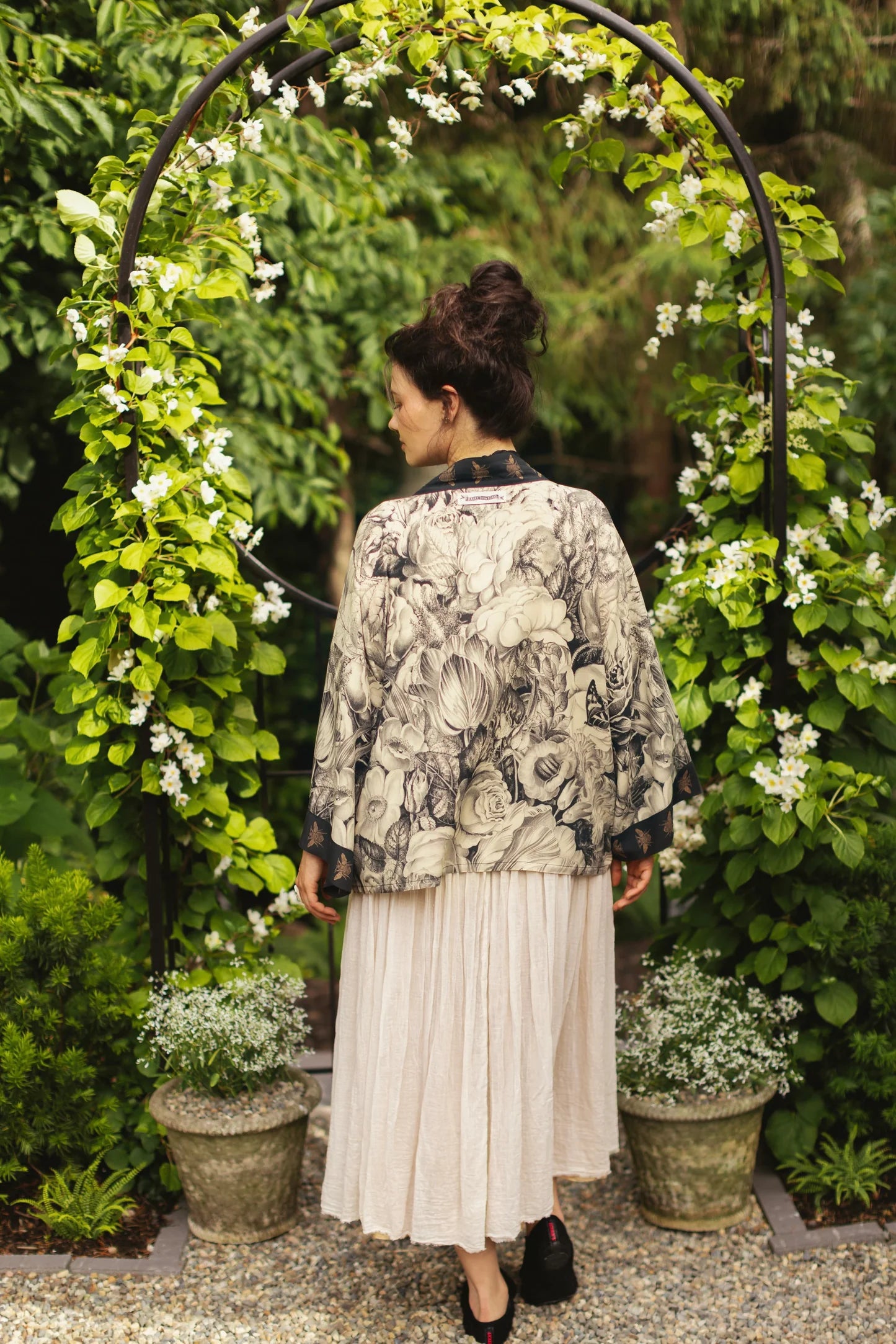 Honey & The Moon Opera Cropped Kimono