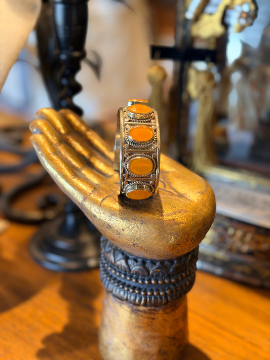 silver tone

orange agate

cuff bracelet

chateau bel age

all accessories

accessory

accessories