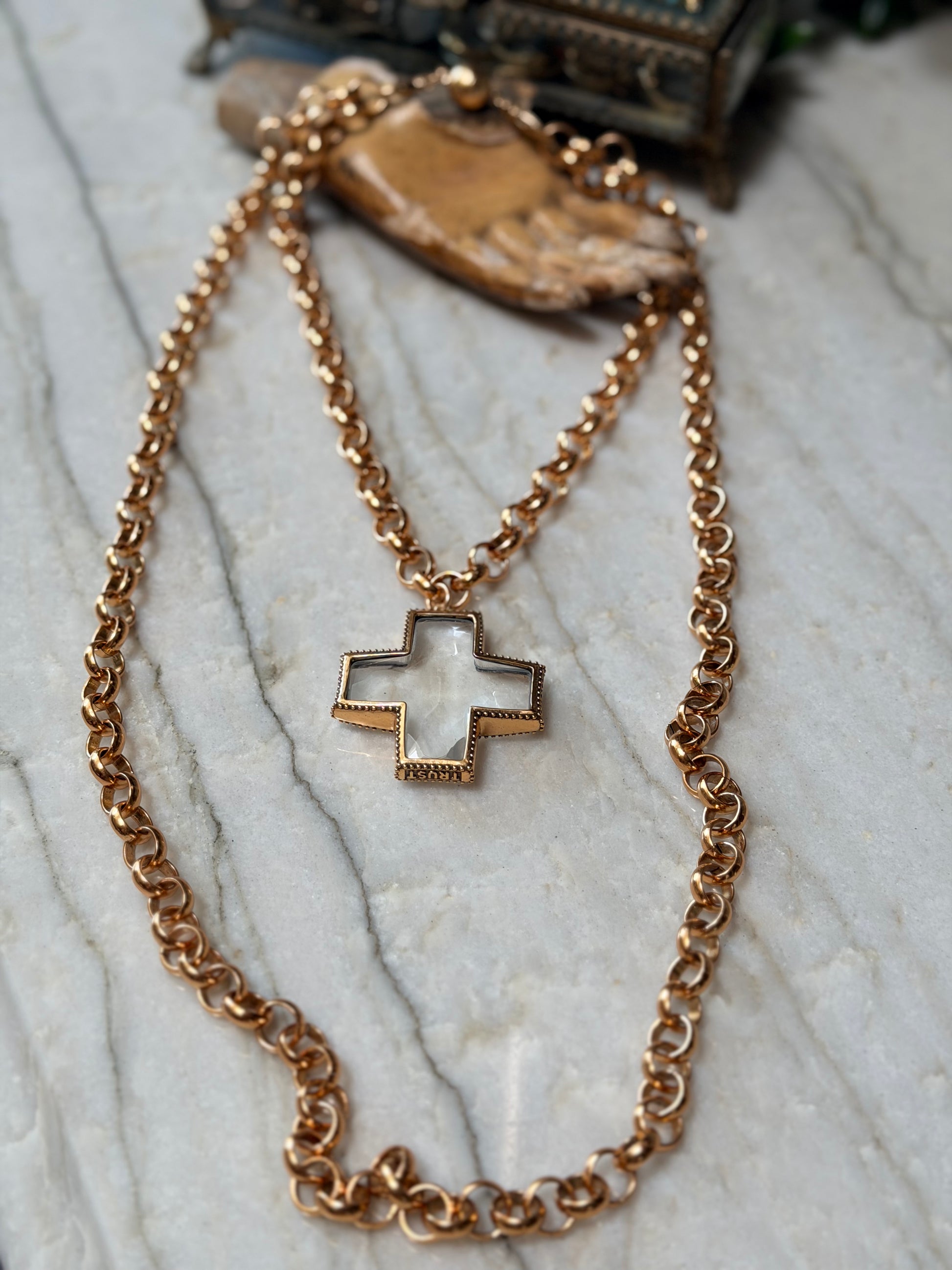 gold tone necklace

cross necklace