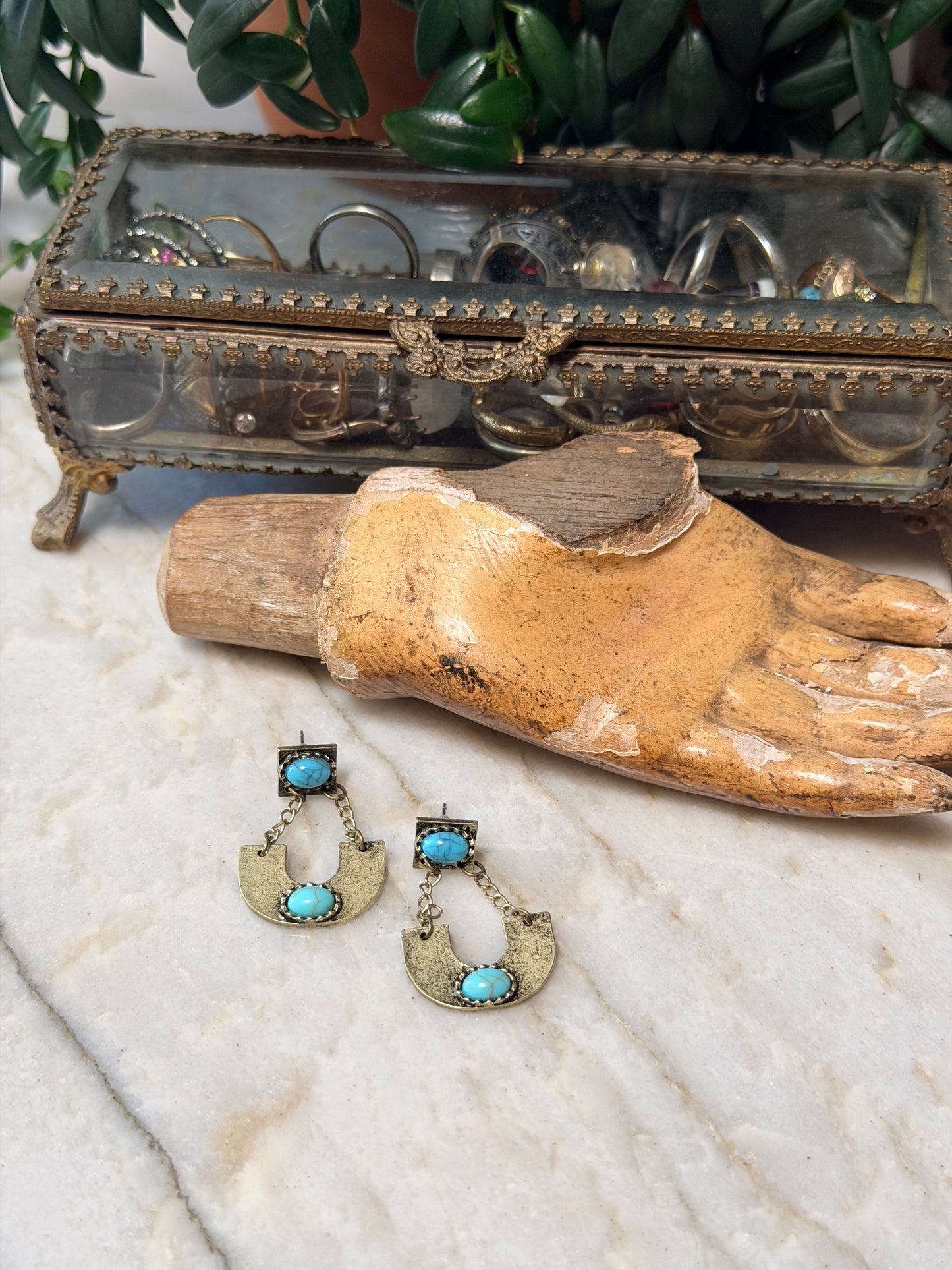 turquoise color

earrings

chateau bel age
crescent shape