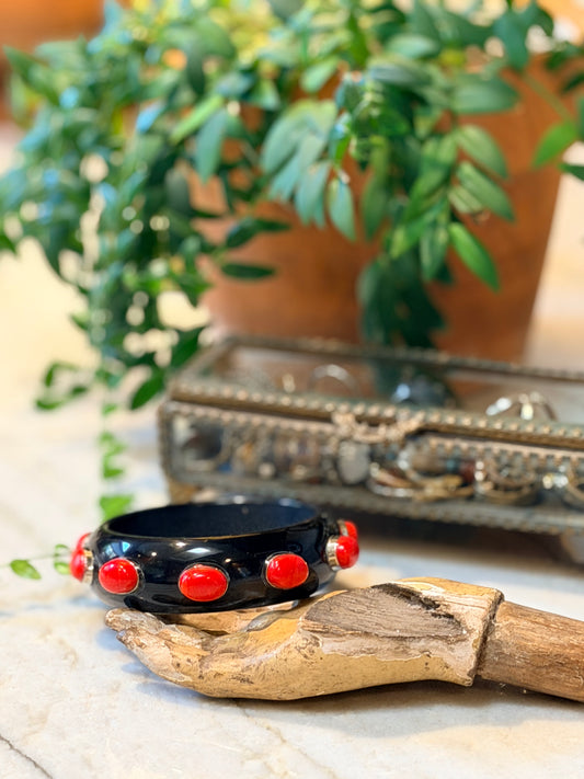 Coral Stud Bangle in Black – Chateau Bel Age Boutique