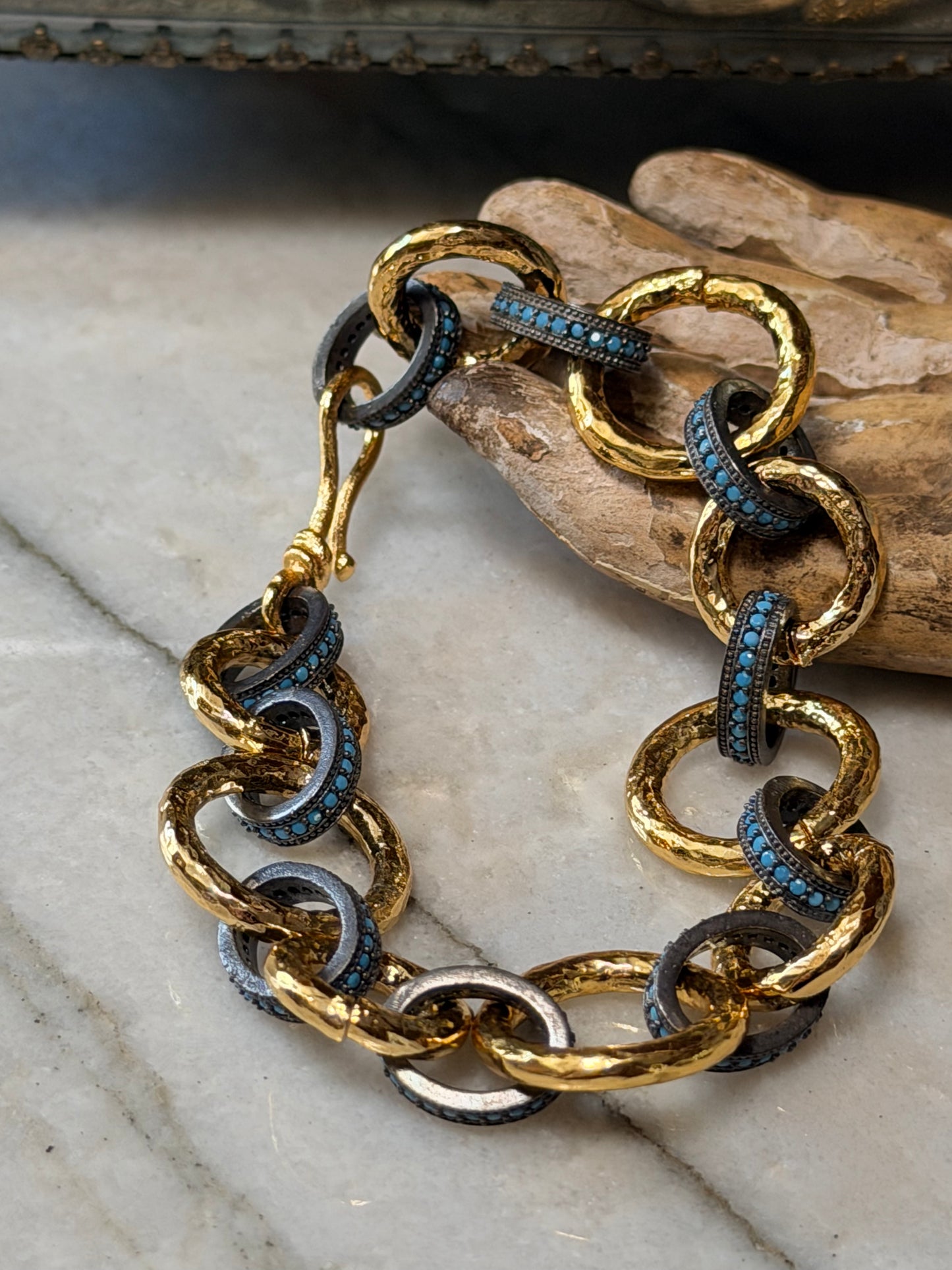 Kings Dream in Turquoise – Chateau Bel Age Boutique