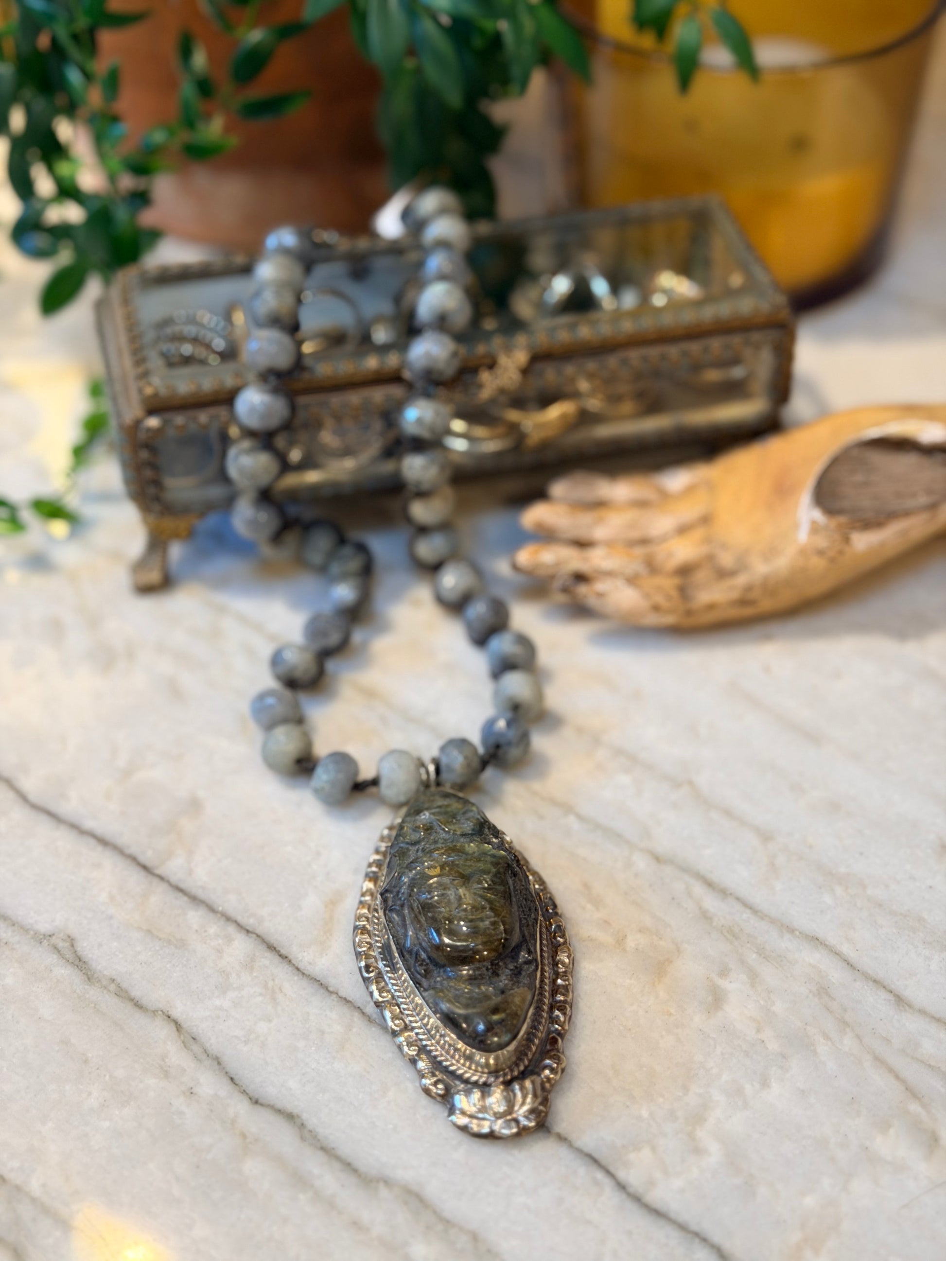 Labradorite Quan Yin 1801 – Chateau Bel Age Boutique