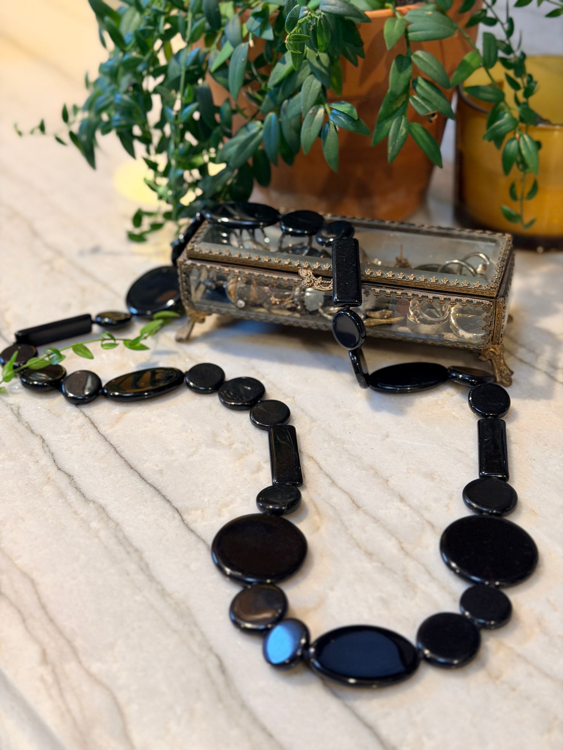 Black Dot Necklace – Chateau Bel Age Boutique