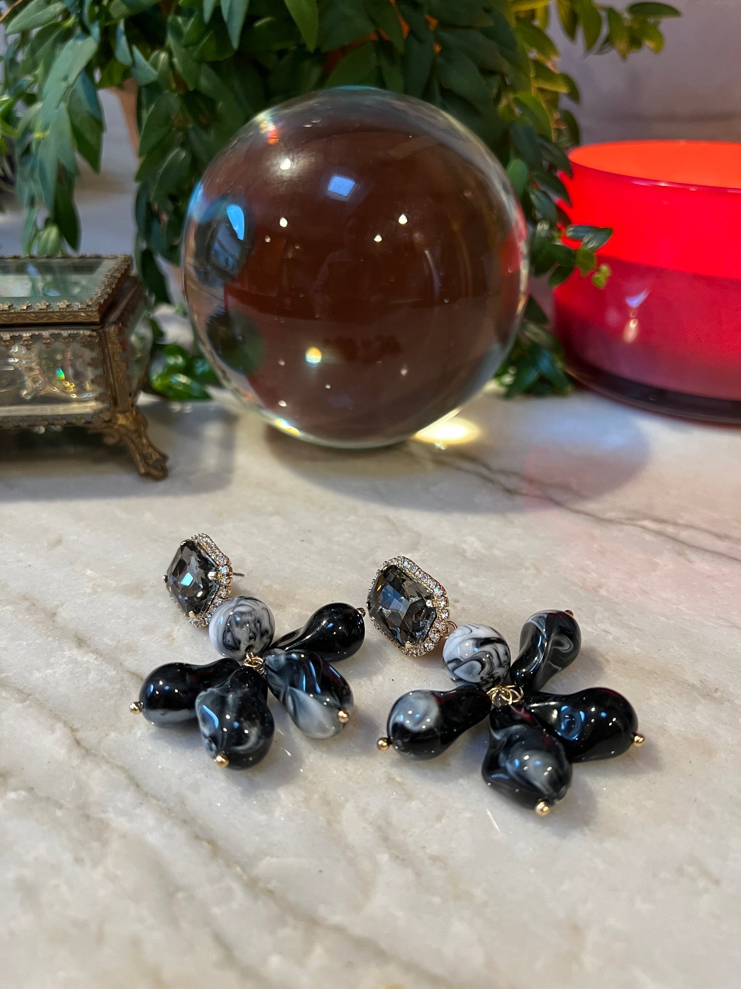 Chic Grey Black Earring