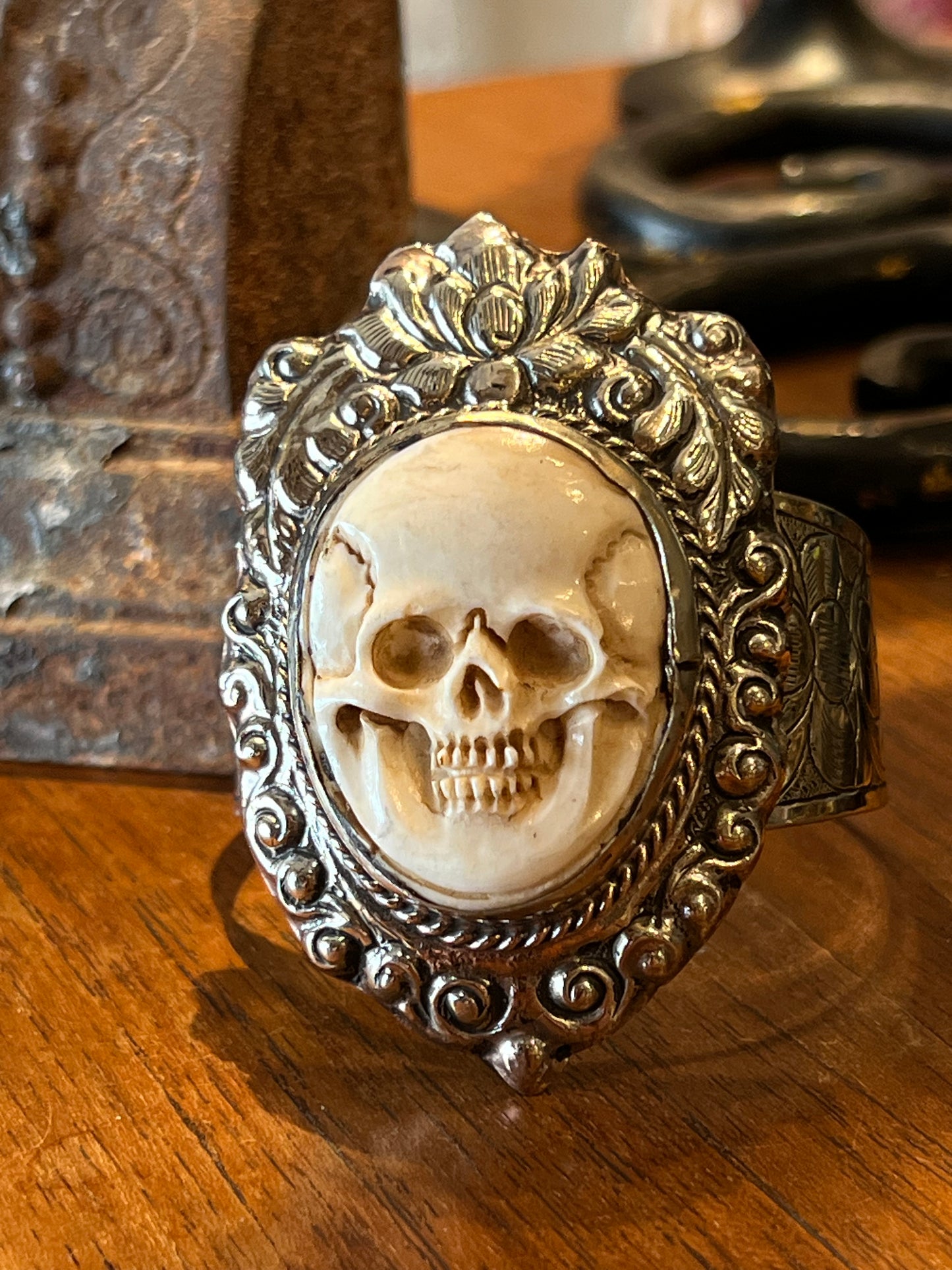 Bone Skull Cuff 1449