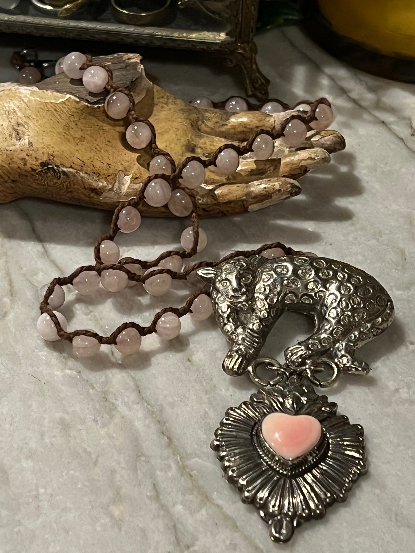 Leopard with Pink Heart 1679