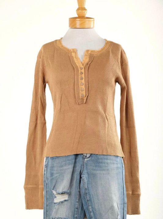 Henley in Gold