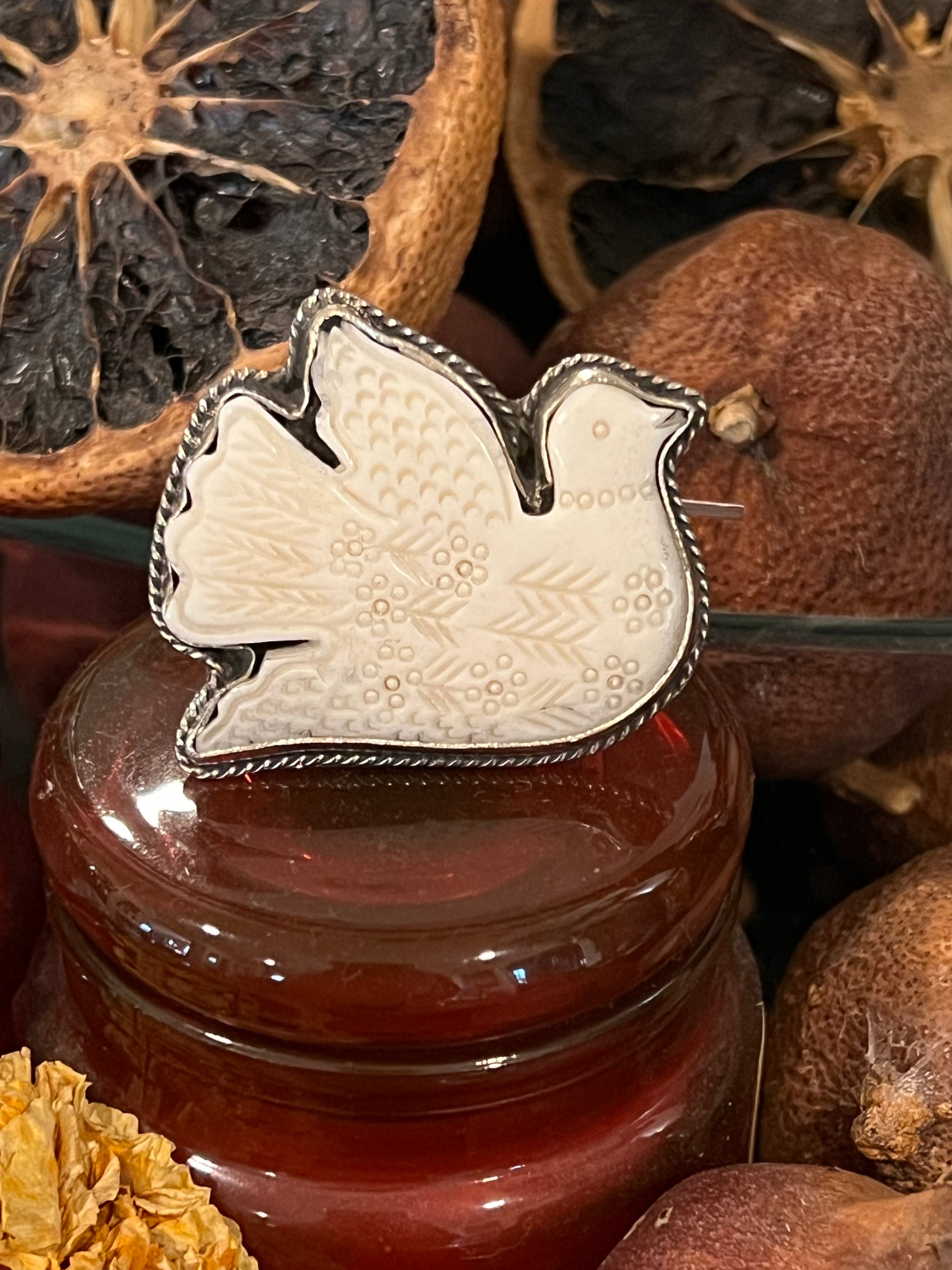 Carved Bone Dove 1704, 1705 – Chateau Bel Age Boutique
