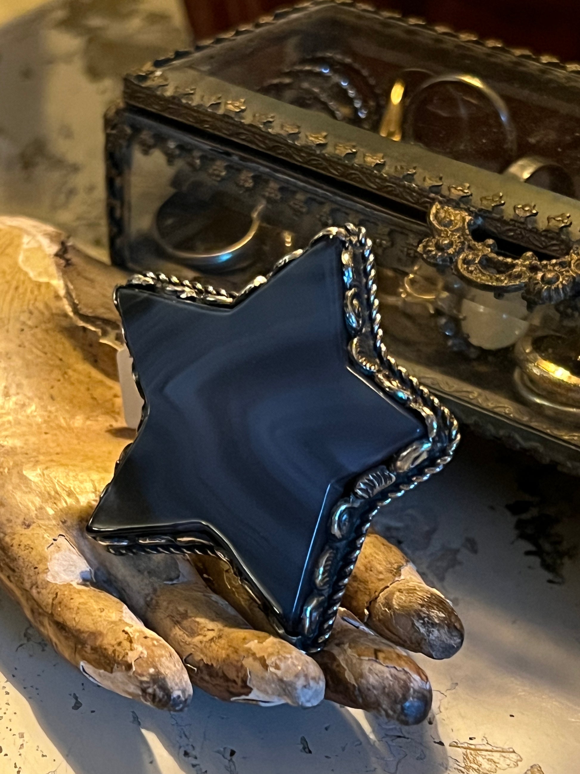 Dark Star Agate Ring 1748 – Chateau Bel Age Boutique