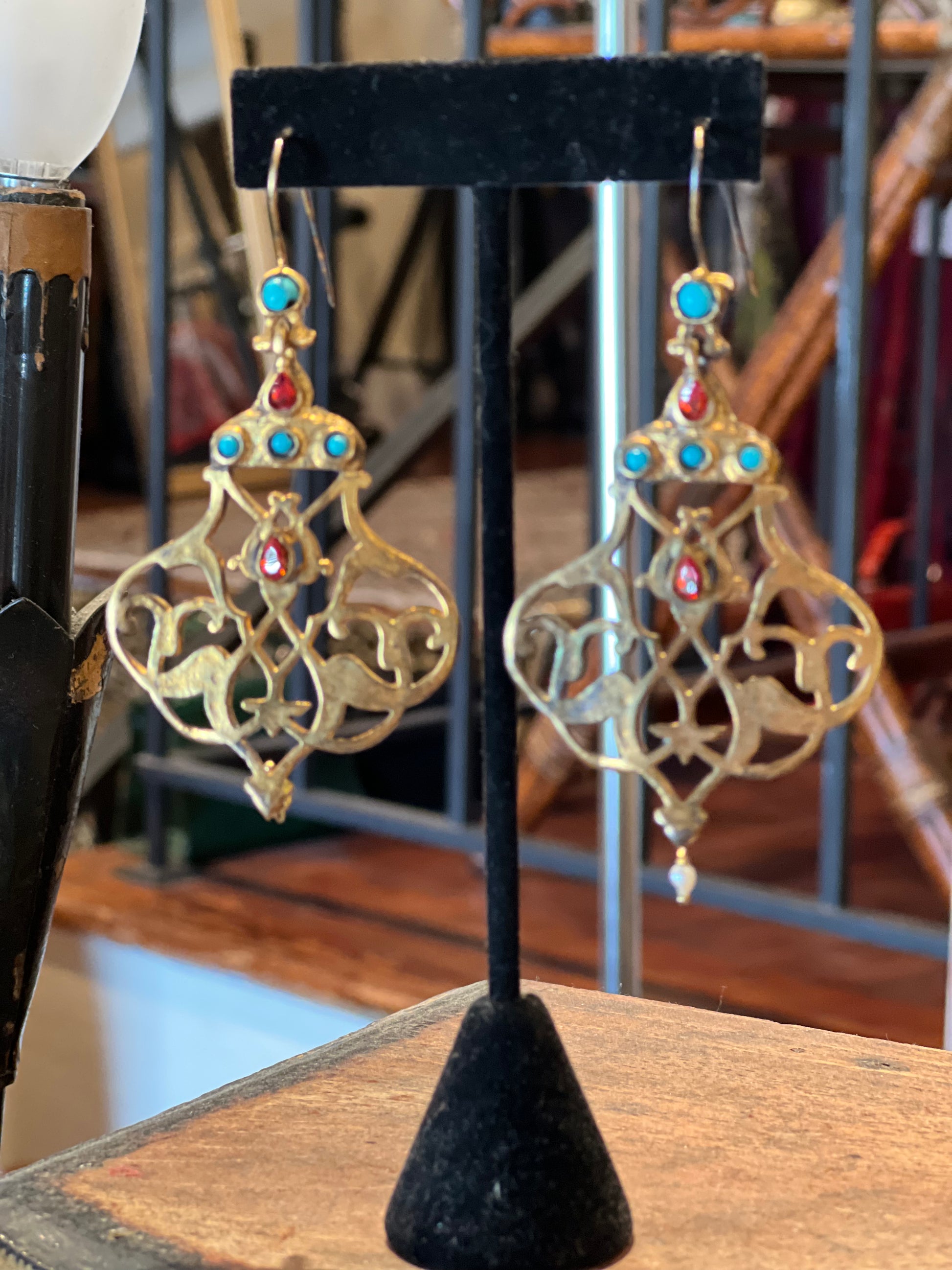 Ruby Kiss Earring – Chateau Bel Age Boutique