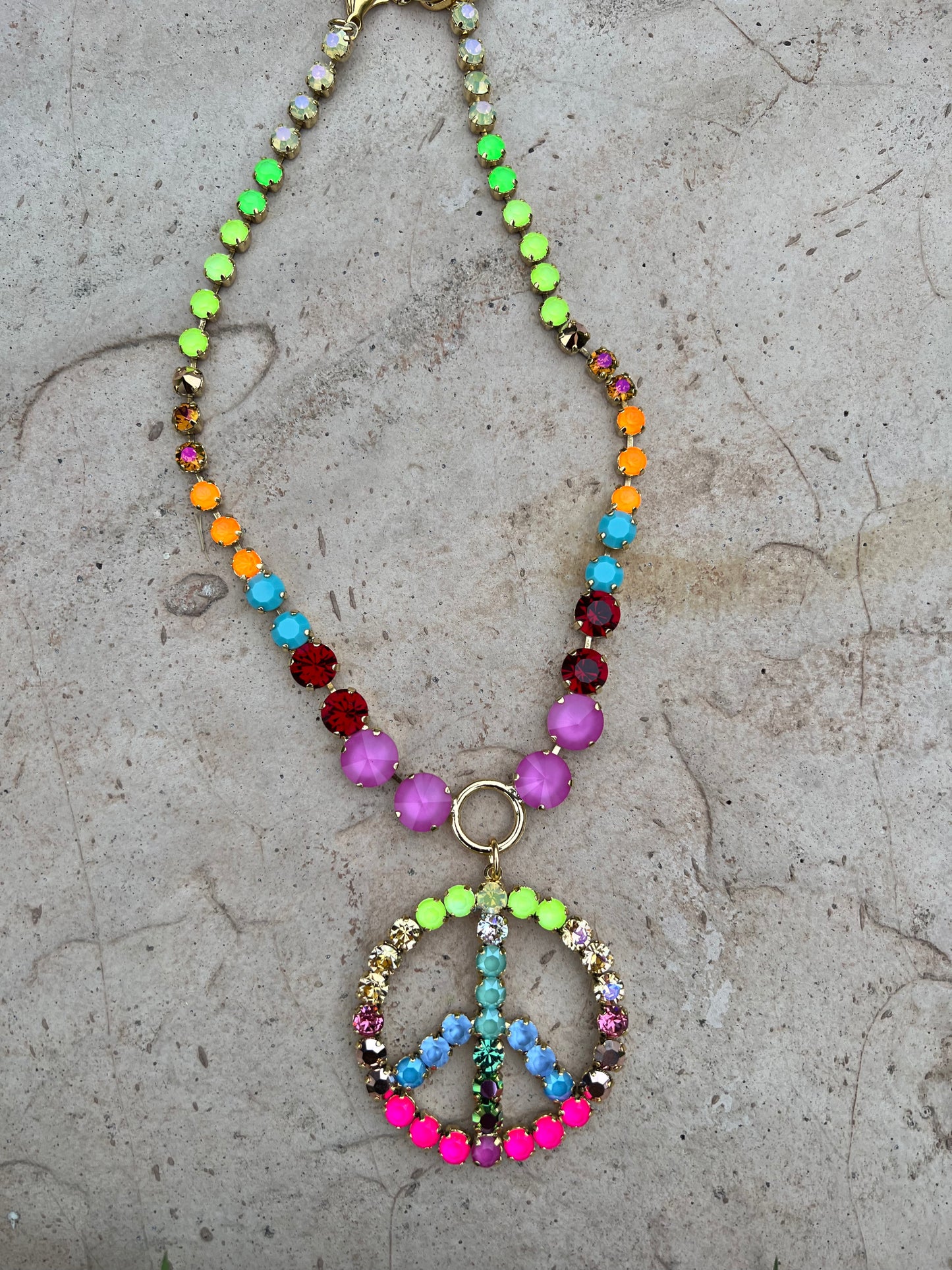 Peace Necklace in Summer Pink Pop