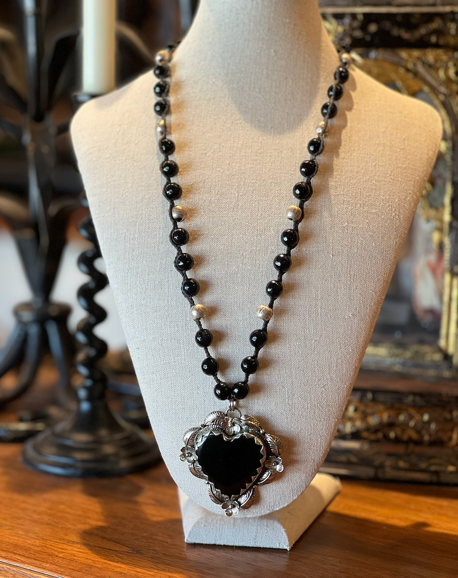 Ornate Onyx Heart 1742