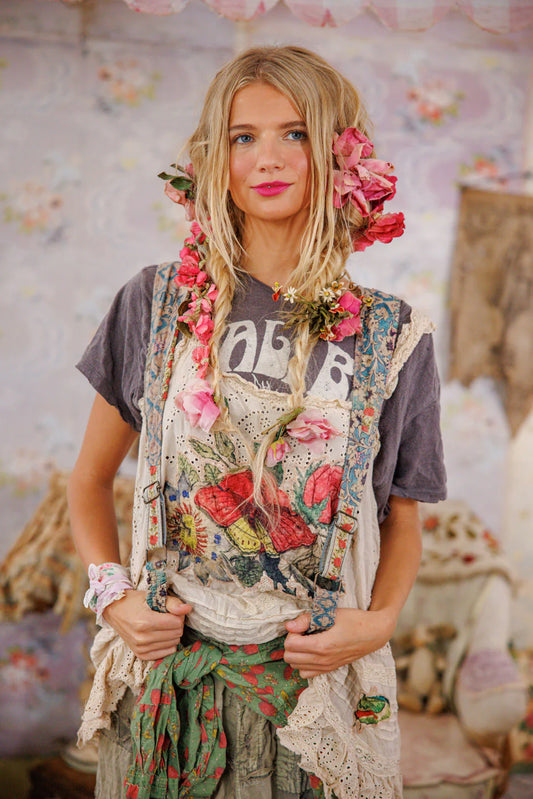 Shae Suspenders 025 in Blue Eyes