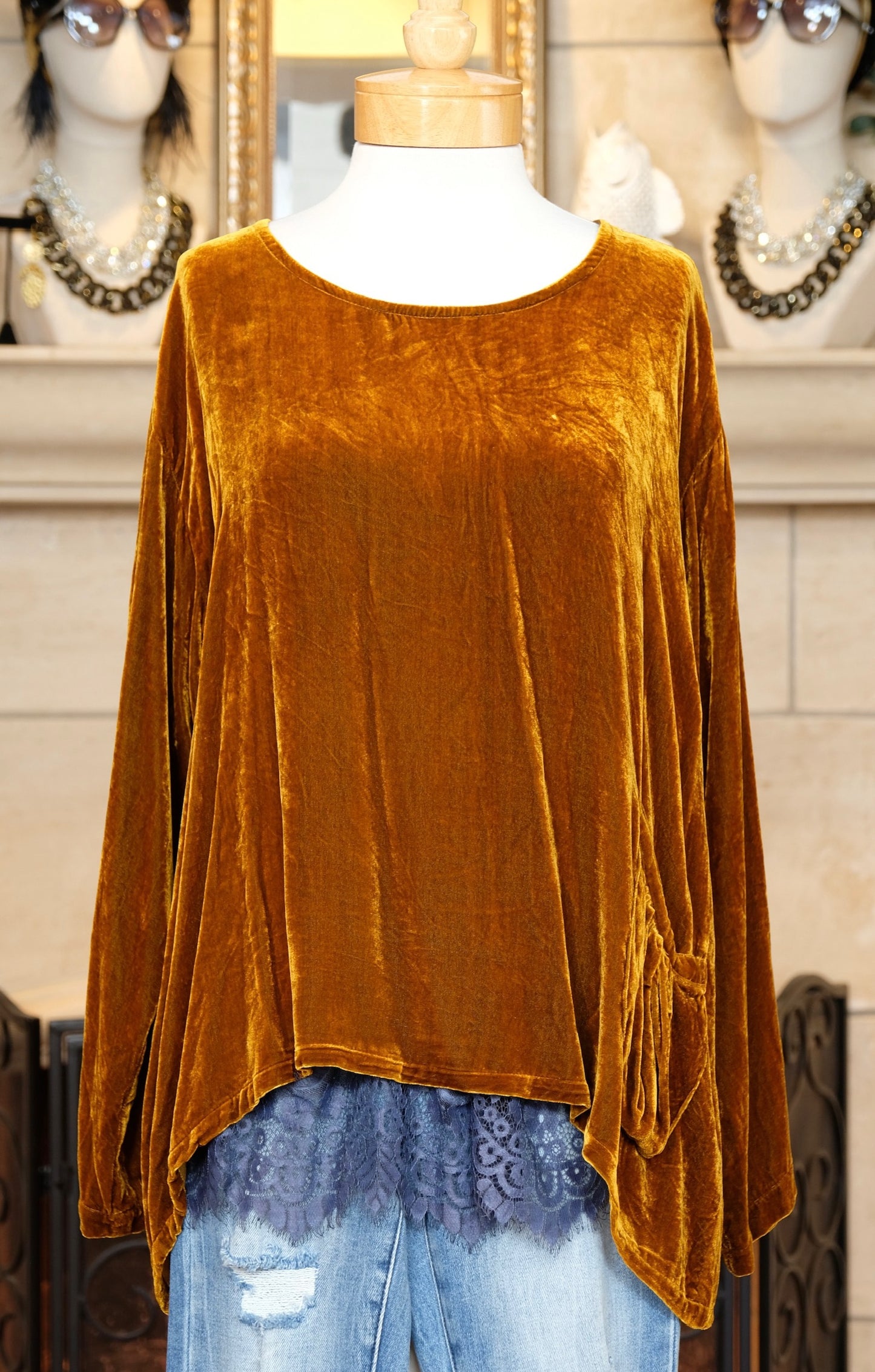 Luxe Velvet Top in Raw Honey