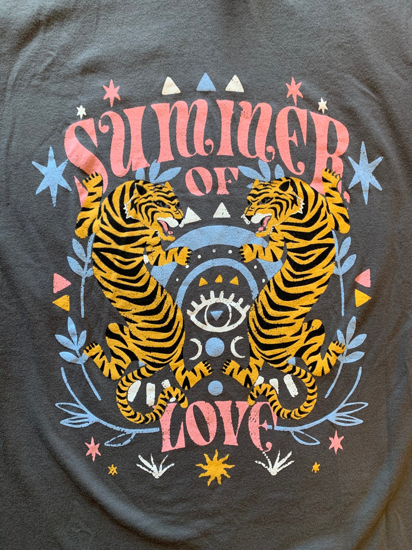 Summer Of Love Tiger T-Shirt in Vintage Grey